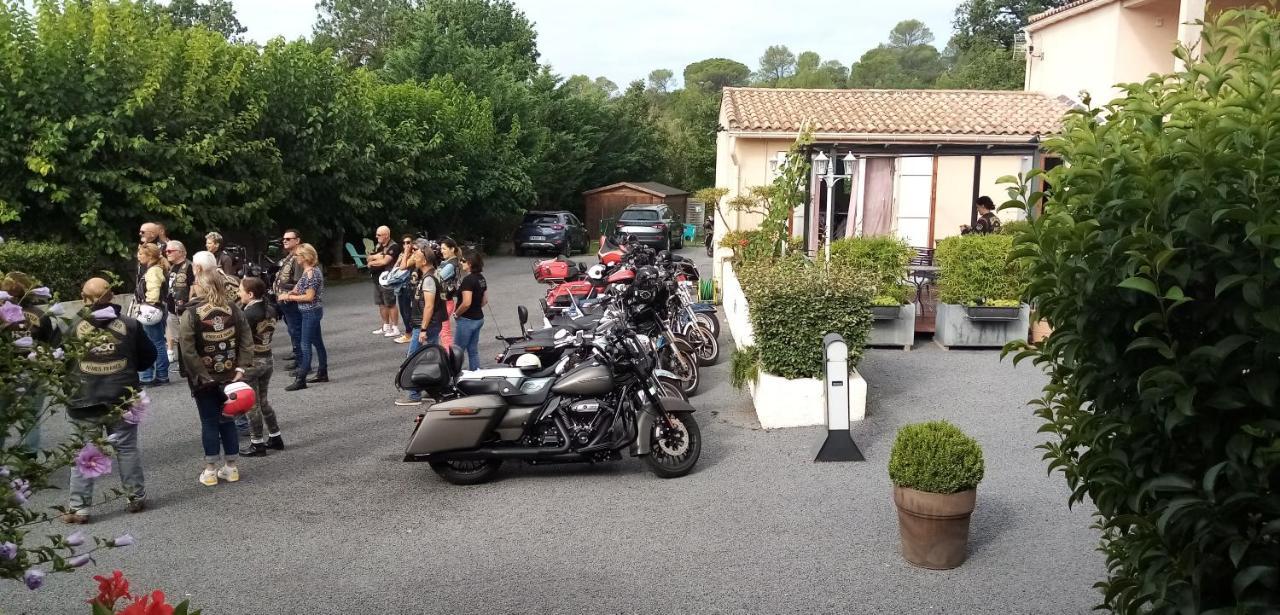 Le Grand Jardin Hotell Aujargues Exteriör bild