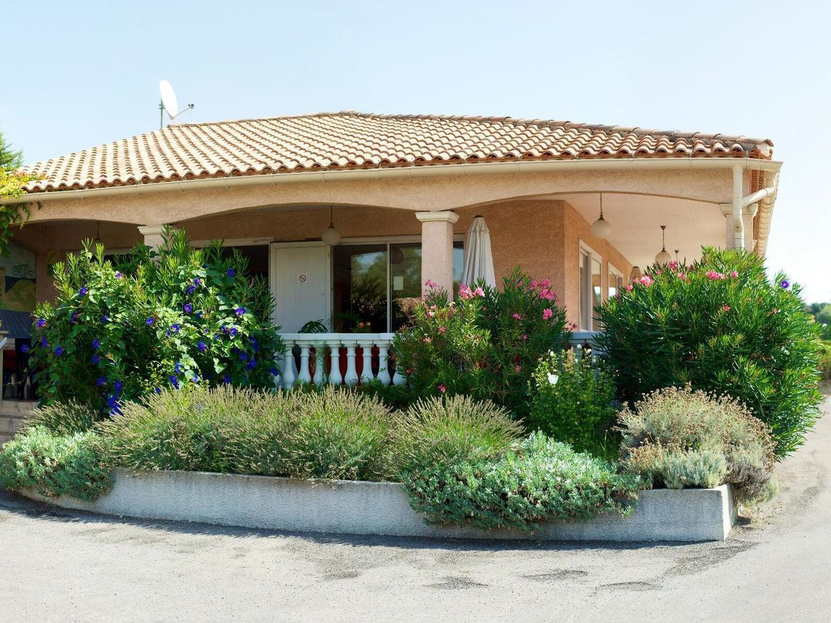 Le Grand Jardin Hotell Aujargues Exteriör bild