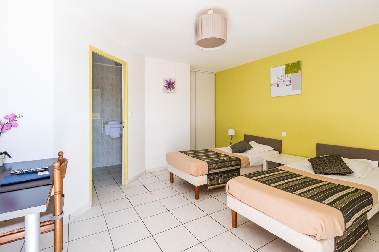 Le Grand Jardin Hotell Aujargues Exteriör bild