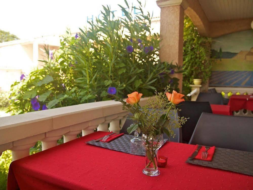 Le Grand Jardin Hotell Aujargues Exteriör bild